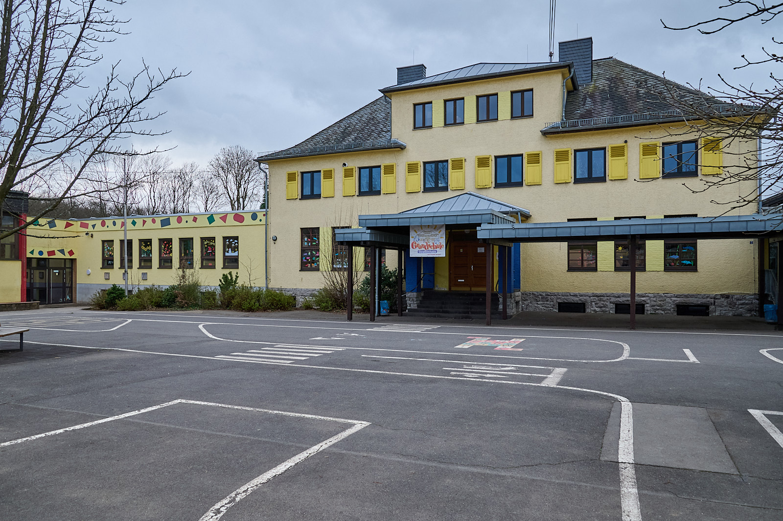 Grundschule Straßenhaus