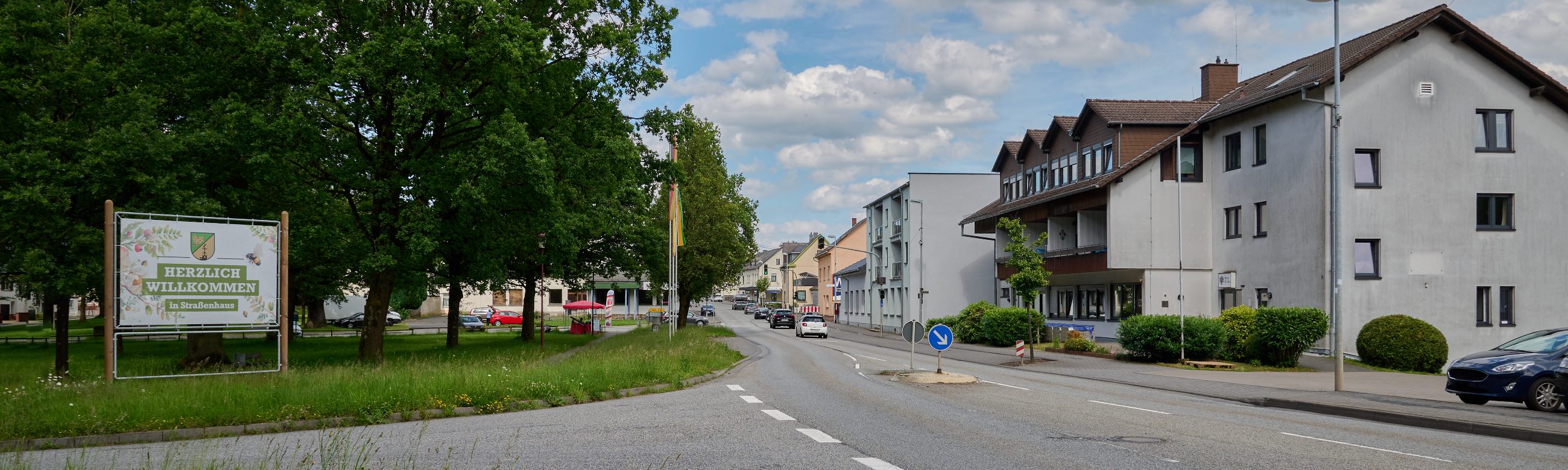 Bild Ortseingang Straßenhaus